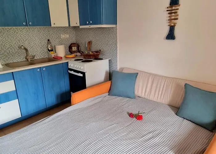 Flintstones Summer House - Prázdninový dům